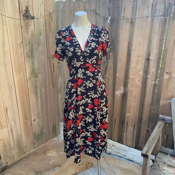 Madewell Peekaboo-Sleeve Midi Dress in Hillside Daisies size - Picture 3 of 10